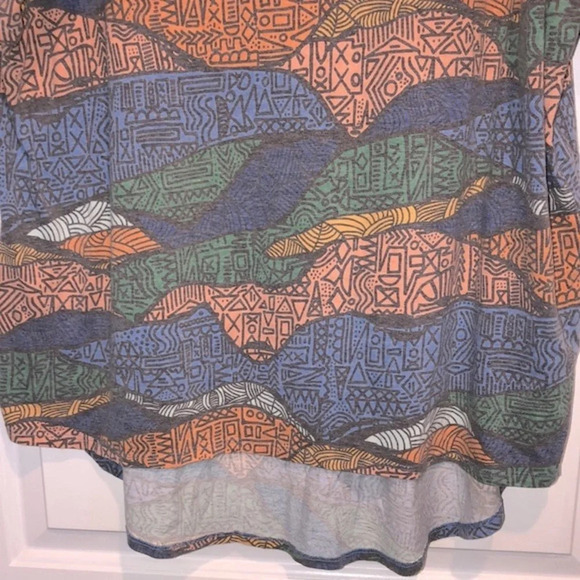 Lularoe Irma top size XLArge - Picture 4 of 8
